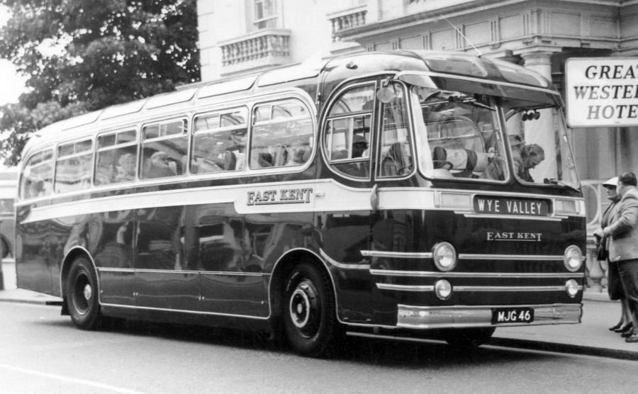  AEC Reliance MU3RV Beadle (C32C) 1957 года  (UK) (фото 2 из 3)
